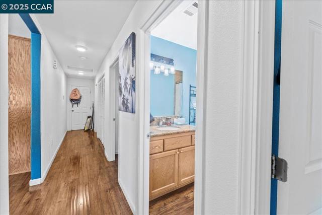 4825 San Pablo Dam Rd, El Sobrante CA: https://media.crmls.org/mediaz/c2160d33-02ca-4f4e-ab47-20845175a59d.jpg