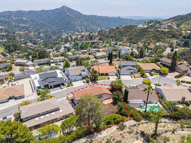 3121 Kingridge Way, Glendale CA: https://media.crmls.org/mediaz/c2165f30-0997-4101-9915-519deee6bdde.jpg