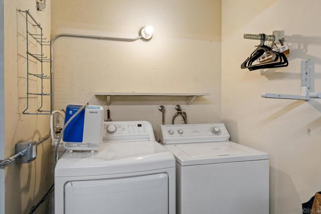 1554 Traveld Way, Encinitas CA: https://media.crmls.org/mediaz/c2167de5-d124-44e3-bc49-be7b20056fe2.jpg