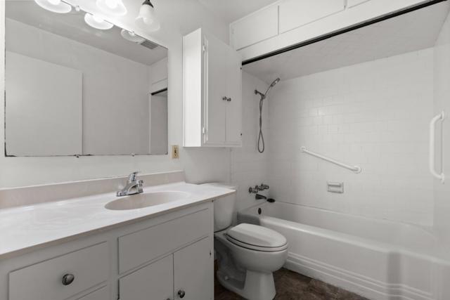 190 W Mckenzie Avenue, Stockton CA: https://media.crmls.org/mediaz/c2169094-4587-4aca-b3b1-880c2f93cd0e.jpg