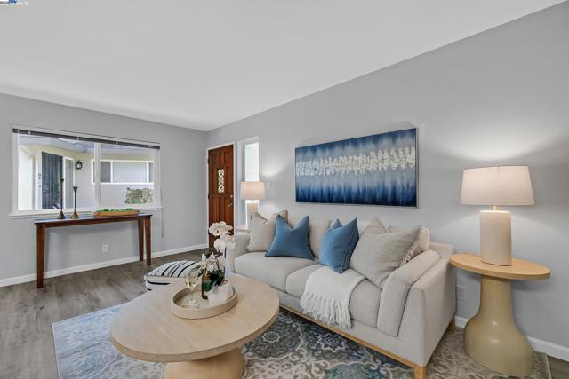 2207 Segundo Ct, Pleasanton CA: https://media.crmls.org/mediaz/c216943f-e3c7-43ca-b4a5-c0421e4cafc1.jpg