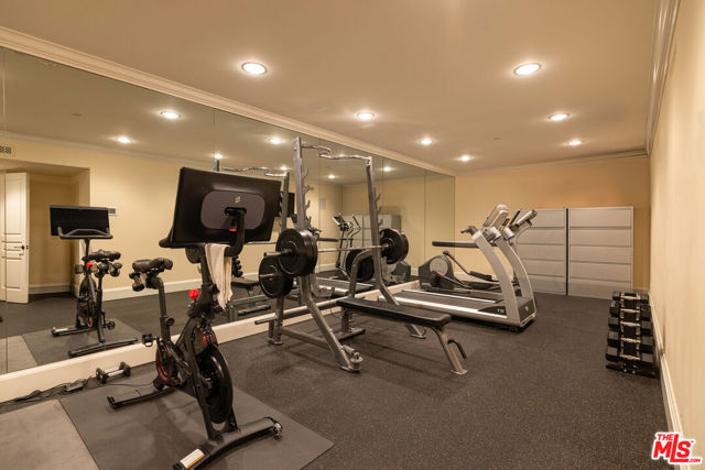 13961 Aubrey Road, Beverly Hills CA: https://media.crmls.org/mediaz/c2169461-63b9-4ed1-ab65-b2386d712760.jpg