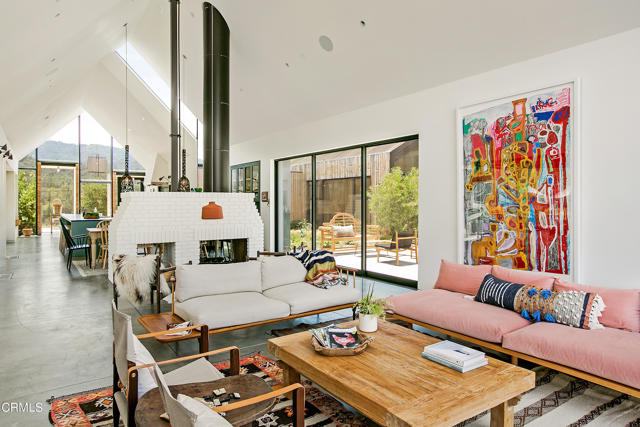 Detail Gallery Image 4 of 60 For 11100 Sulphur Mountain Rd, Ojai,  CA 93023 - 5 Beds | 4/1 Baths