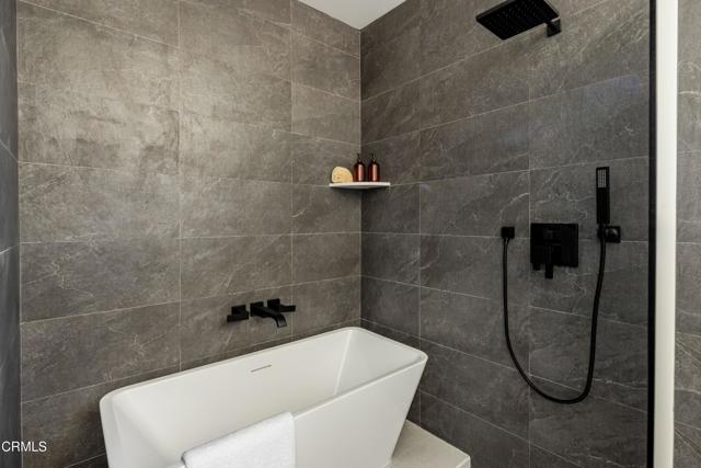 Detail Gallery Image 25 of 31 For 508 N Sycamore Ave, Los Angeles,  CA 90036 - 4 Beds | 3/1 Baths