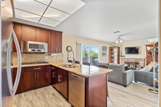 2845 Briarwood Dr, Livermore CA: https://media.crmls.org/mediaz/c2184cbd-f21b-4452-9775-bc83aad8a4cf.jpg