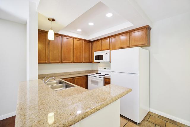 Detail Gallery Image 9 of 21 For 432 Edgehill Ln #169,  Oceanside,  CA 92054 - 2 Beds | 1 Baths