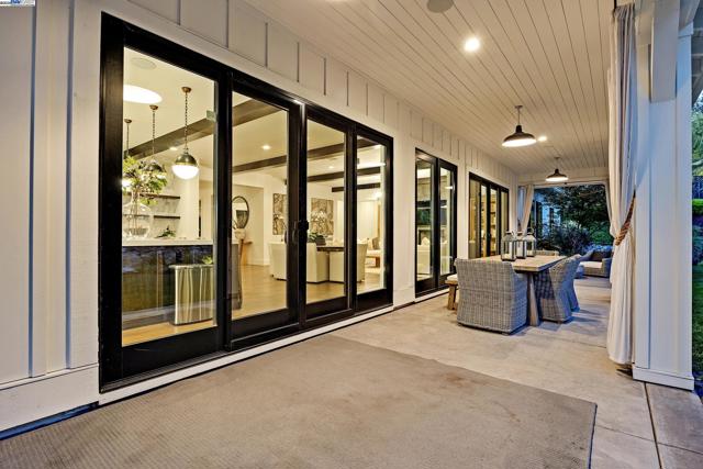 2621 Royal Oaks Dr, Alamo CA: https://media.crmls.org/mediaz/c219fbb4-58eb-4162-b1de-3d12abc28bd4.jpg
