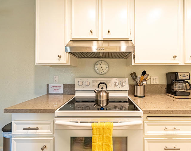 2820 N Arcadia Court, Palm Springs CA: https://media.crmls.org/mediaz/c21a76c4-b762-4a1c-bf03-91bd142e94bf.jpg