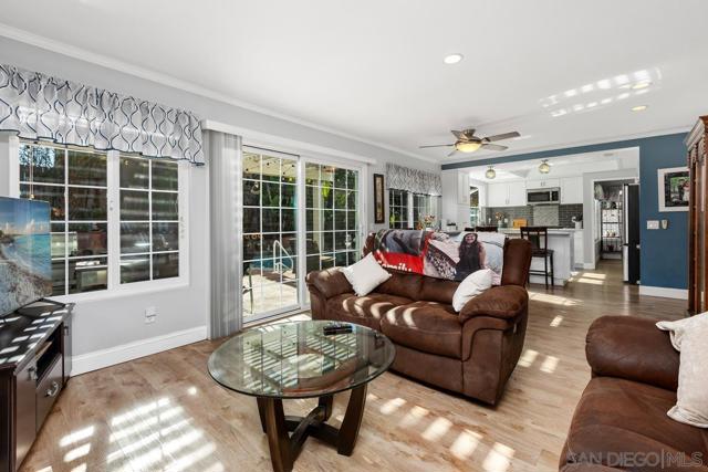 4475 Saint Andrews Place, Oceanside CA: https://media.crmls.org/mediaz/c21af50a-14e1-40ad-b80f-1d3a7c3fc032.jpg