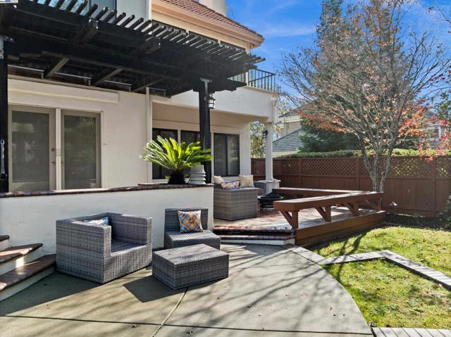 3146 Blackhawk Meadow Dr, Danville CA: https://media.crmls.org/mediaz/c21b5d3c-40d4-4423-b1e2-d7253d33858d.jpg