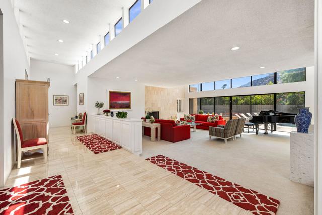 46220 Manitou Drive, Indian Wells CA: https://media.crmls.org/mediaz/c21c28f2-a936-466c-b930-f8334bb2780b.jpg