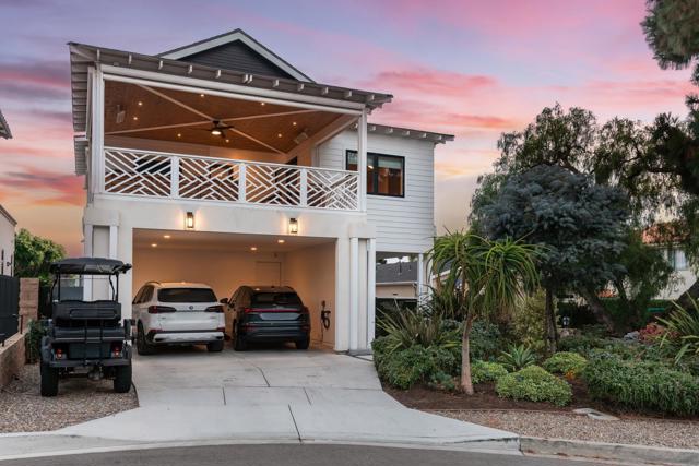 1041 Van Nuys St, San Diego CA: https://media.crmls.org/mediaz/c21c9077-fd91-44bb-9a46-eb63a67722a1.jpg