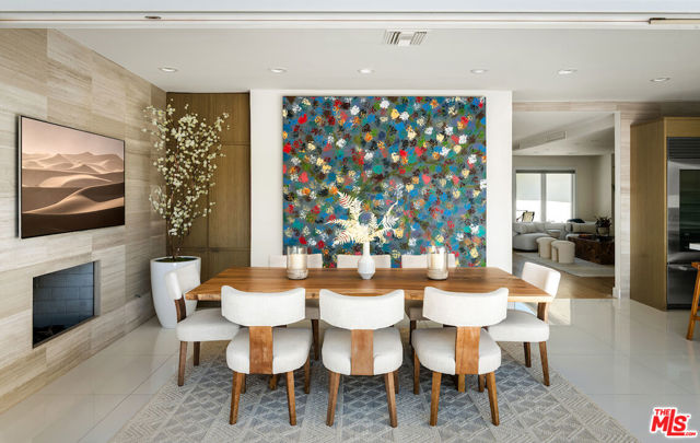 2612 Wallingford Drive, Beverly Hills CA: https://media.crmls.org/mediaz/c21c9d98-ad03-4e15-a8a0-c917843d8708.jpg