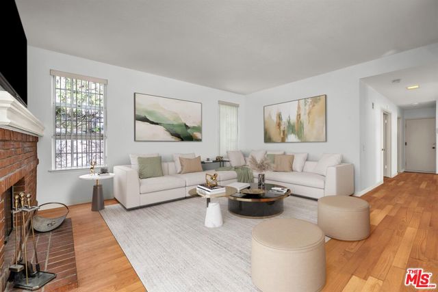8319 Berger Avenue, Playa del Rey CA: https://media.crmls.org/mediaz/c21d7dc6-dc8c-44ad-b252-8c1216198a66.jpg