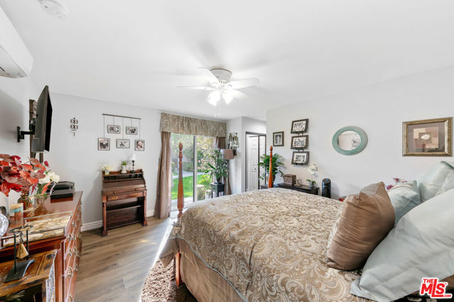 6789 Seawatch Lane, Malibu CA: https://media.crmls.org/mediaz/c21e38ee-c02e-477a-86b0-af5fe0ec0cd1.jpg