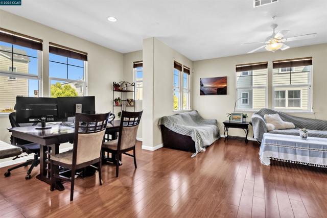 411 Summer Ln, Richmond CA: https://media.crmls.org/mediaz/c21e43ac-d6b8-43c4-8af1-271ba19f3e44.jpg