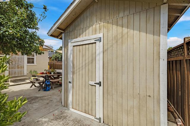 39672 Blacow Rd, Fremont CA: https://media.crmls.org/mediaz/c21f889f-a6cb-4854-abc0-43780063156d.jpg