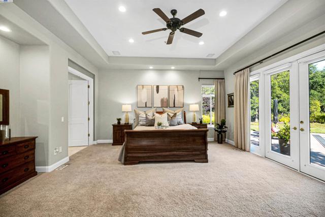 964 Piemonte Dr, Pleasanton CA: https://media.crmls.org/mediaz/c21ff657-e2d3-4fb8-a9cc-48ec3d138982.jpg