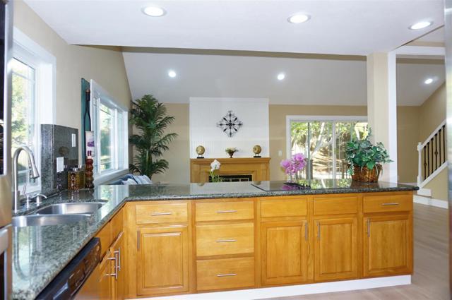 4146 MOONFLOWER Court, San Jose CA: https://media.crmls.org/mediaz/c21ffcb7-4865-4303-989e-55a08e40b81a.jpg