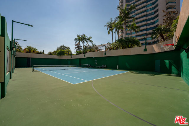 10490 Wilshire Boulevard, Los Angeles CA: https://media.crmls.org/mediaz/c220c404-67aa-4c22-a6e7-3073e0e2fe92.jpg