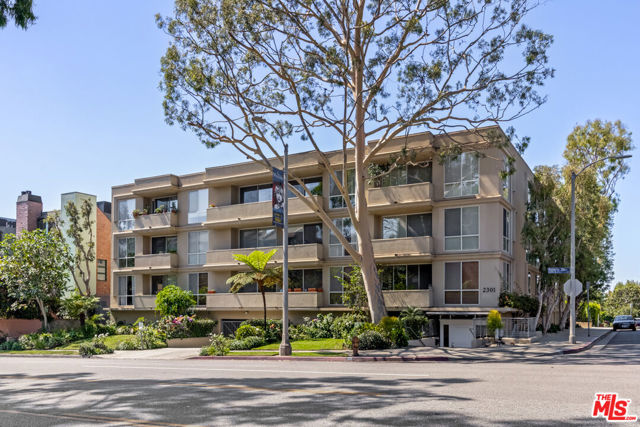 2301 S Beverly Glen Boulevard, Los Angeles CA: https://media.crmls.org/mediaz/c220f497-491f-4bbd-844d-dc737f512686.jpg
