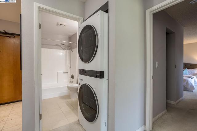39887 Cedar Blvd, Newark CA: https://media.crmls.org/mediaz/c220fd44-0d09-4313-8e21-b535901fbd85.jpg