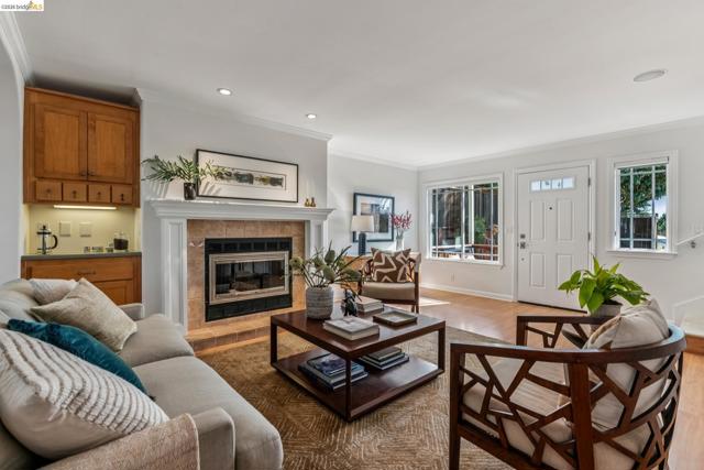 Image 4 of 51 For 5861 Bernhard Ave