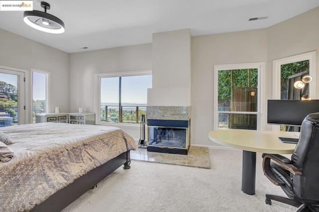 7075 Elverton Dr, Oakland CA: https://media.crmls.org/mediaz/c2214151-cc7f-43bb-a215-ec0fe5bcd81b.jpg