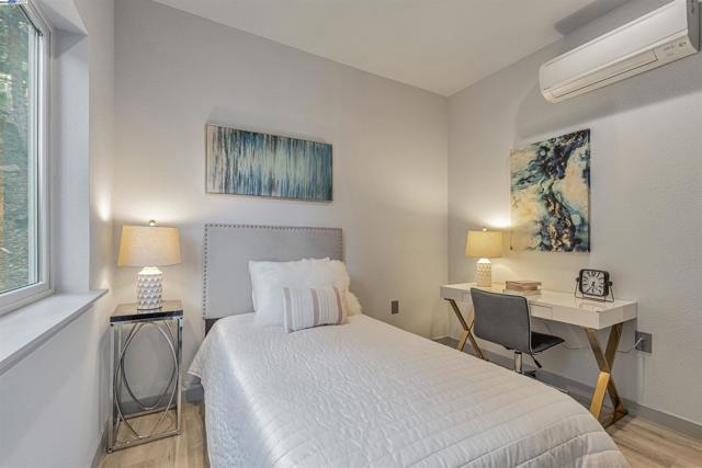 20244 Lower Skyridge Dr, Groveland CA: https://media.crmls.org/mediaz/c2221ef5-0d23-4b96-b1f4-012cdb1bcae9.jpg