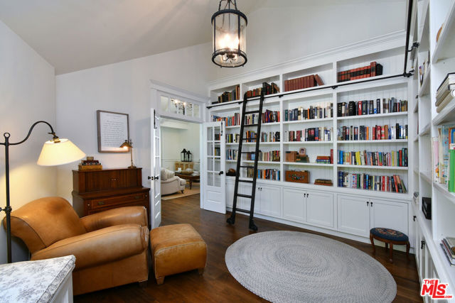 Image 28 of 55 For 3640 Longridge Avenue