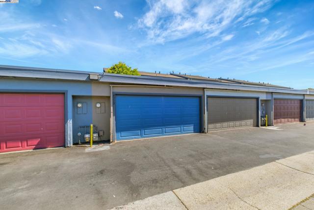 4312 Solano Way, Union City CA: https://media.crmls.org/mediaz/c22357c8-29d4-4c6f-8fae-c64575c2afef.jpg