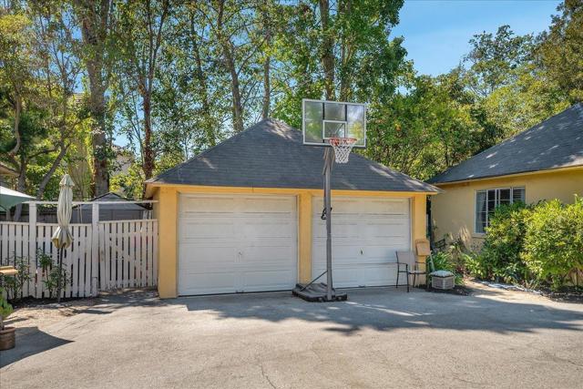 231241 Churchill Avenue, Palo Alto CA: https://media.crmls.org/mediaz/c224aad6-e4ee-40c2-b8bd-c8b44d2aa87b.jpg