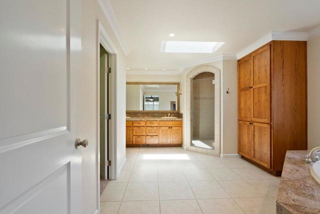 38 Barbras Court, Hollister CA: https://media.crmls.org/mediaz/c2251f45-d7ff-47e5-8780-d291c61feb62.jpg