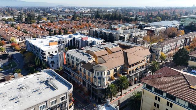 356 Santana Row, San Jose CA: https://media.crmls.org/mediaz/c22638b6-42c6-4365-bbda-6c5d5bcde662.jpg