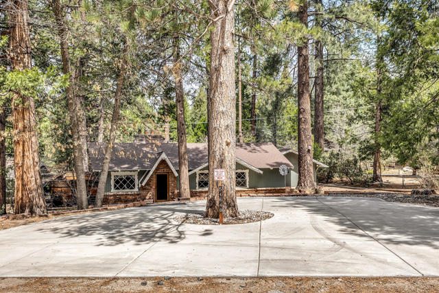54640 Marian View Drive, Idyllwild CA: https://media.crmls.org/mediaz/c22662f5-24aa-431a-8668-f04f39057985.jpg