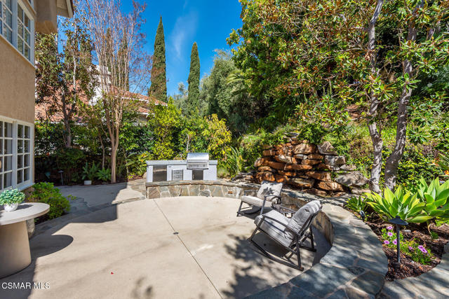 4799 Canterbury Street, Westlake Village CA: https://media.crmls.org/mediaz/c226df9d-7f57-4ca3-8ea2-d74c26988531.jpg