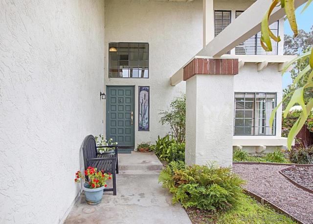 10751 Oakbend Dr, San Diego CA: https://media.crmls.org/mediaz/c2278098-ec6a-4d3d-b071-9a3ad4303dfd.jpg