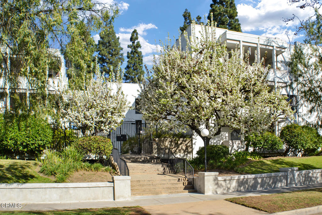 190 Arroyo Terrace #102