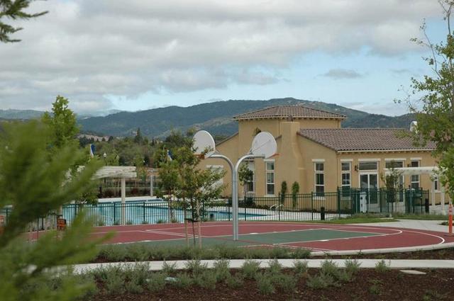 2645 Muirfield Way, Gilroy CA: https://media.crmls.org/mediaz/c2283c9a-e4ec-4453-9c02-4cc410b092e9.jpg