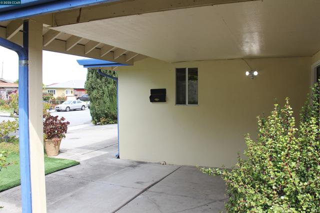 340 Carnegie Dr, Milpitas CA: https://media.crmls.org/mediaz/c2288a48-b309-4277-8cf7-a7459d594f3e.jpg