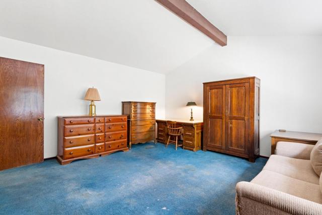 5041 Pine Ridge Avenue, Julian CA: https://media.crmls.org/mediaz/c2292ce7-1691-40dc-abfc-39dce40d51bb.jpg