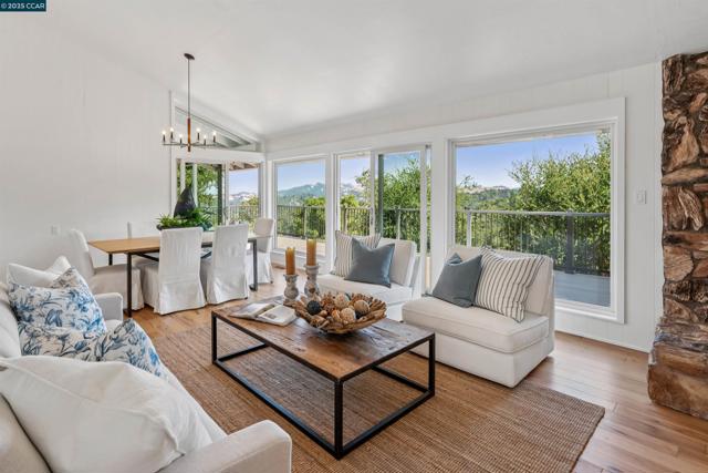3803 Quail Ridge Road, Lafayette CA: https://media.crmls.org/mediaz/c22a0582-89e7-49b3-b6ca-ca41789890b5.jpg