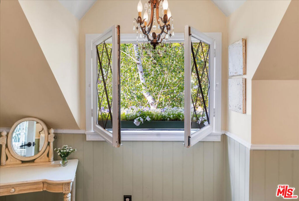 11818 Laurel Hills RoadStudio City img 41