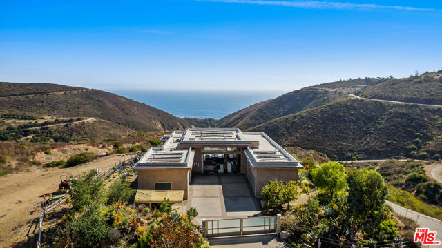 10715 Yerba Buena Road, Malibu CA: https://media.crmls.org/mediaz/c22b1b4b-aebb-4fd6-a9b5-4565efe83118.jpg