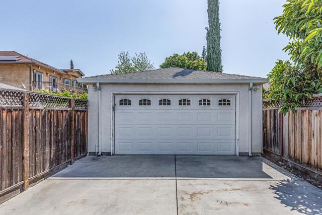 958 Ginger Lane, San Jose CA: https://media.crmls.org/mediaz/c22bf21d-4970-4640-b991-c2ad9d5e48d9.jpg