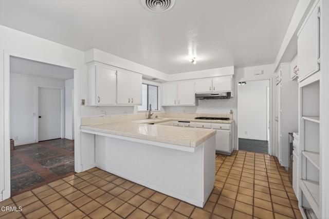 Detail Gallery Image 10 of 32 For 6368 Hunter St, Ventura,  CA 93003 - 5 Beds | 3 Baths