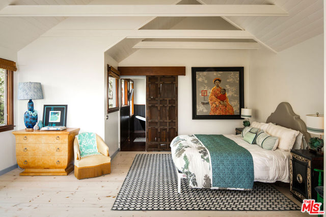 31840 Seafield Drive, Malibu CA: https://media.crmls.org/mediaz/c22c9f91-3538-4ee8-bde3-8b89b24f2455.jpg