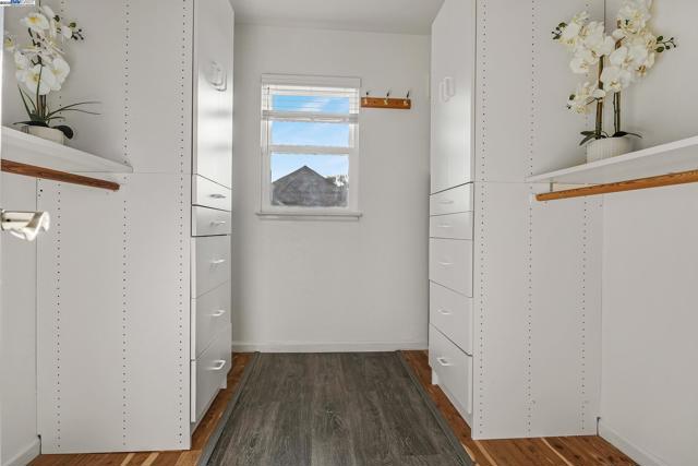 1153 Sherry Way, Livermore CA: https://media.crmls.org/mediaz/c22d8257-7504-4e48-9361-317d33bc7a0c.jpg