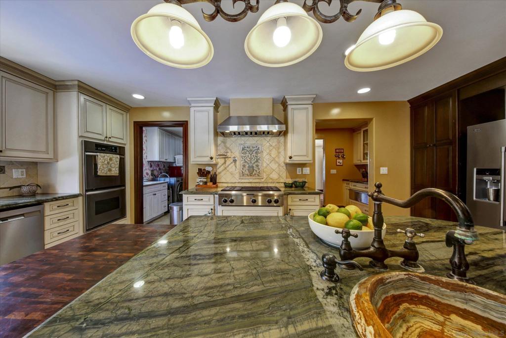 2540 Chatsworth - photo 11