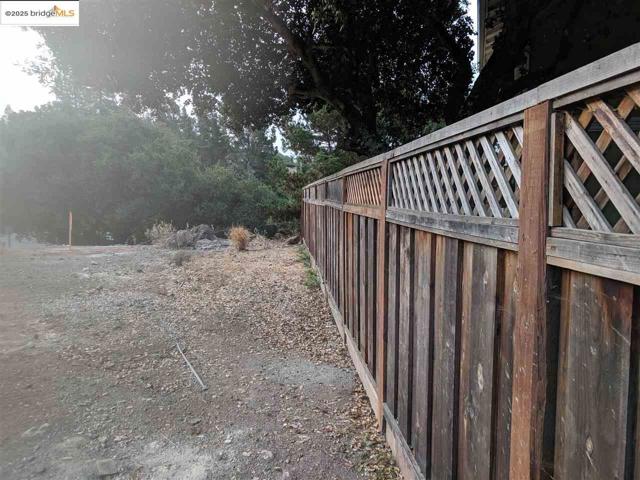 0 Redwood Rd, Oakland CA: https://media.crmls.org/mediaz/c22deed3-a804-4c3f-befd-30007182a173.jpg
